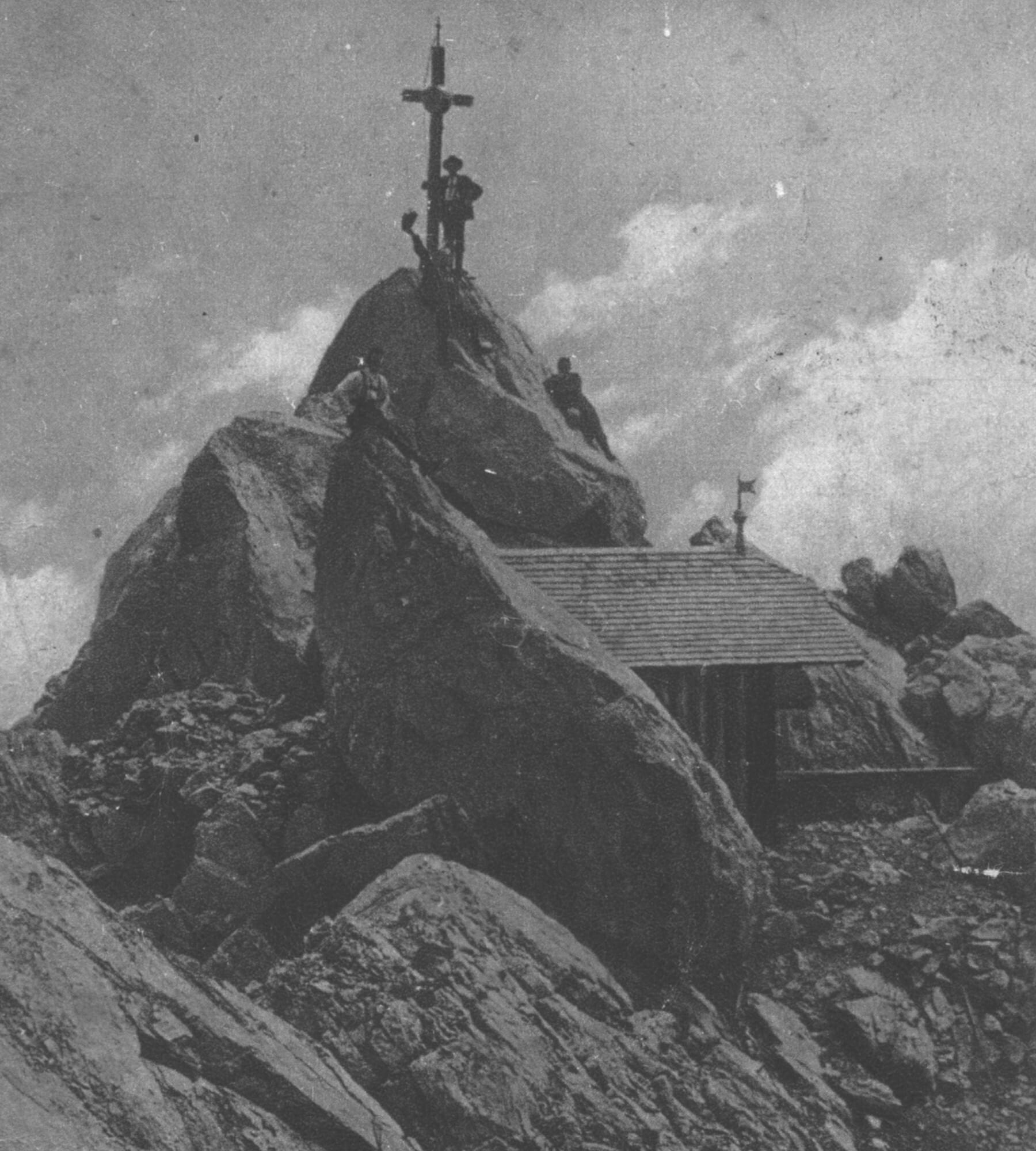 1900_gipfelkreuz_ellmauer_halt_mit_babenstuber_htte_chronik_ellmau.jpg