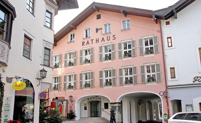 22kitzbuehel_rathaus.jpg