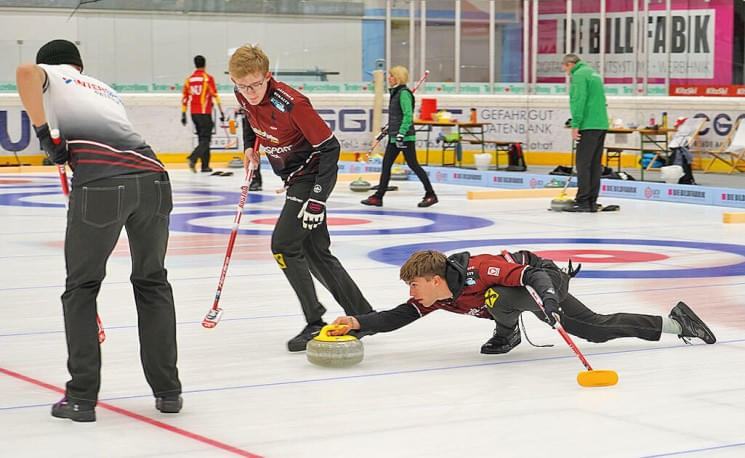 36curling_2.jpg