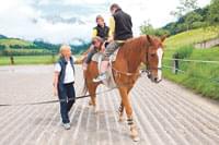 37therapeutisches-reiten6.jpg