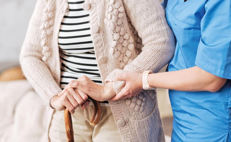altenpflege_adobestockvonzinkevych3spalex.jpg