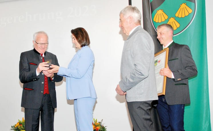 ehrungleo3spaktuell.jpg