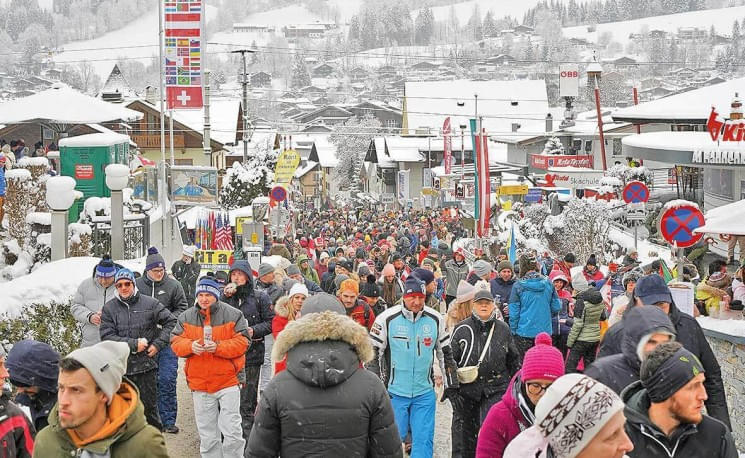 hahnenkammrennenfanandrang.jpg