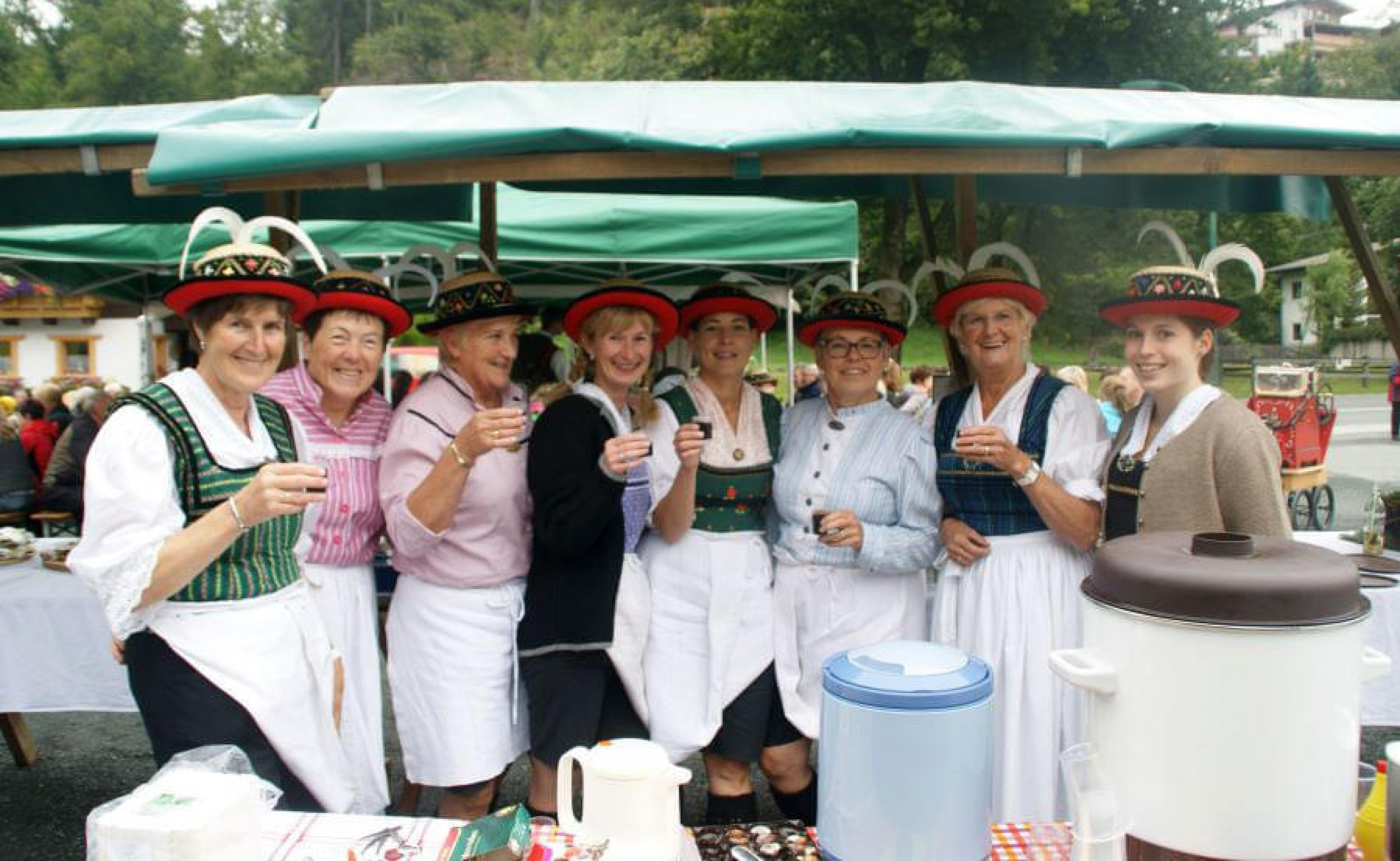 holzschudirndl2.jpg