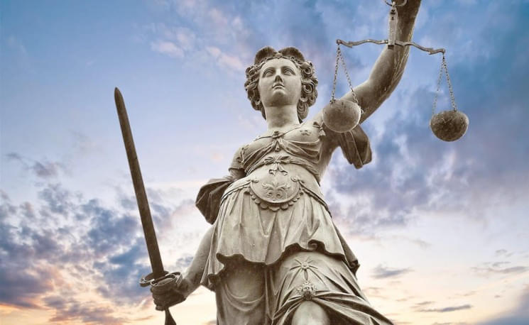 justitia_dreamstime_com_davidfreigner.jpg