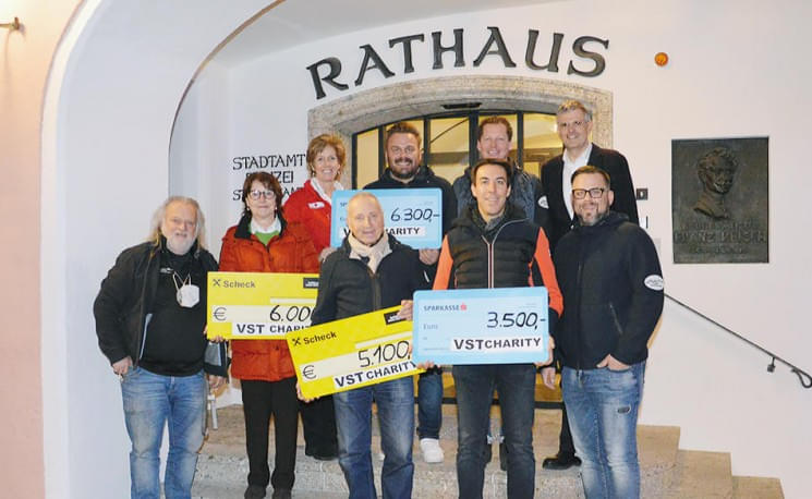 vst_spendenubergabe3spbezirk.jpg