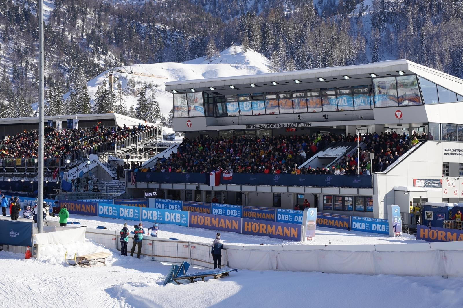 zuschauertribne_biathlon_hochfilzen_2024.jpg