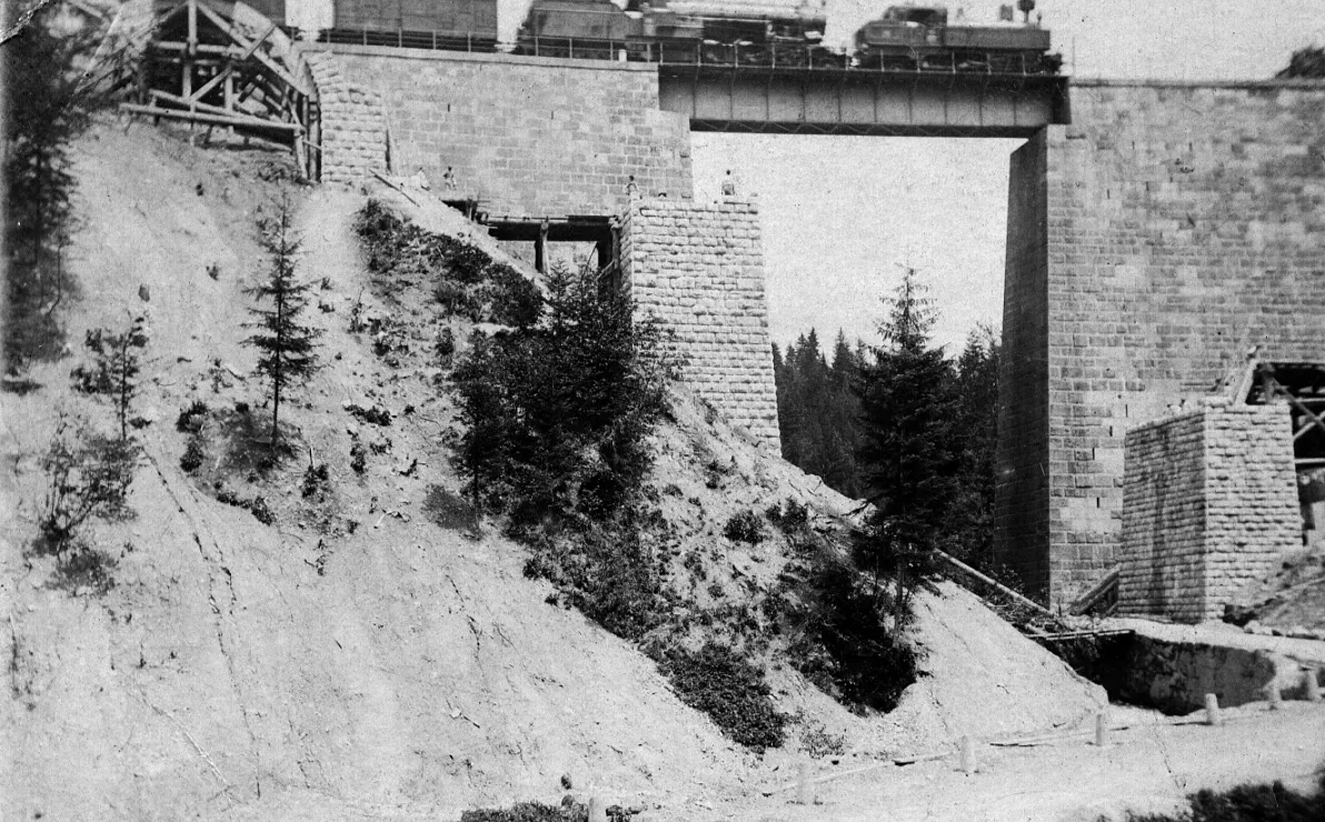 1910-ca-moosbachbruecke-zug-bau-bruecke-ii