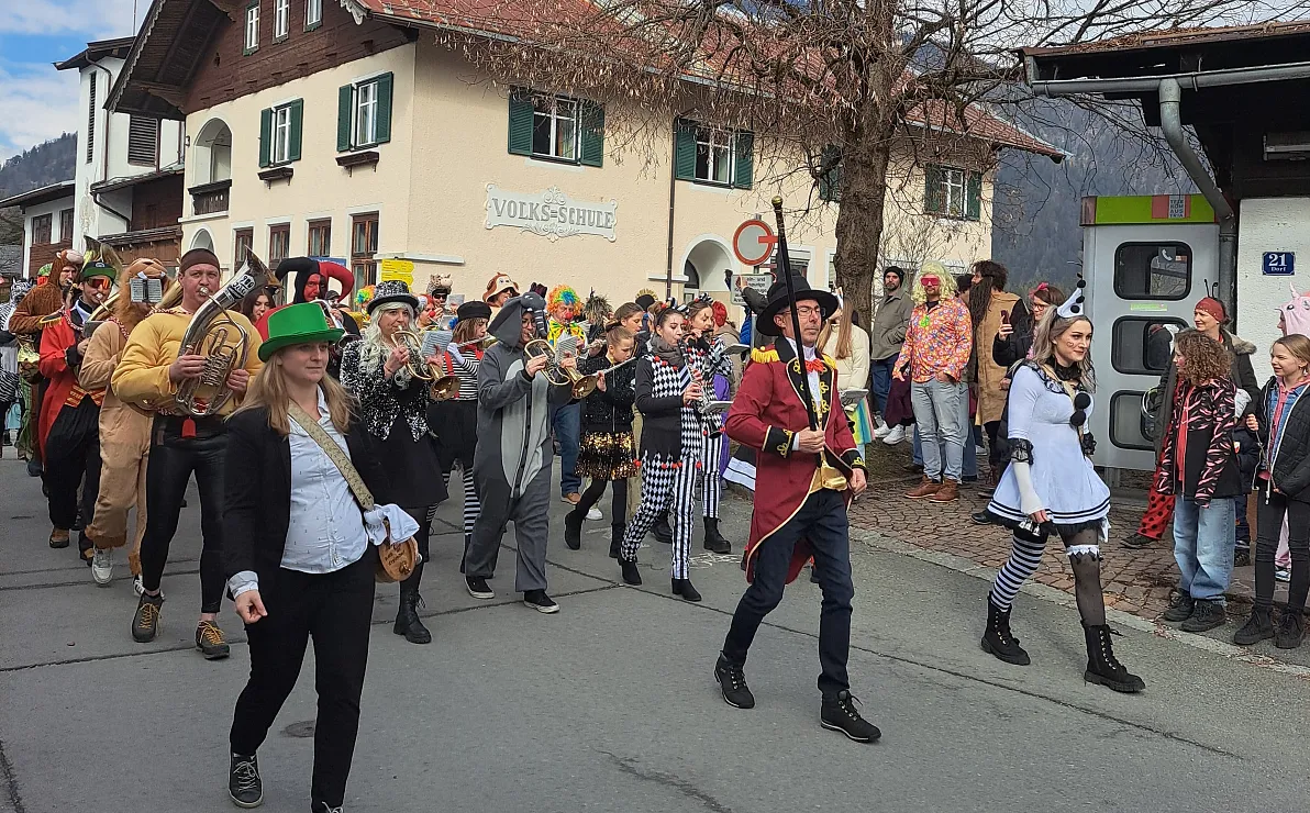 a-faschingsumzug-erpfendorf-10-2025-bmk-erpfendorf