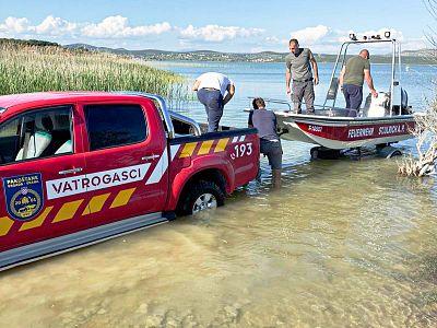 a-ffnuaracher-boot-wasser-23-2025-1