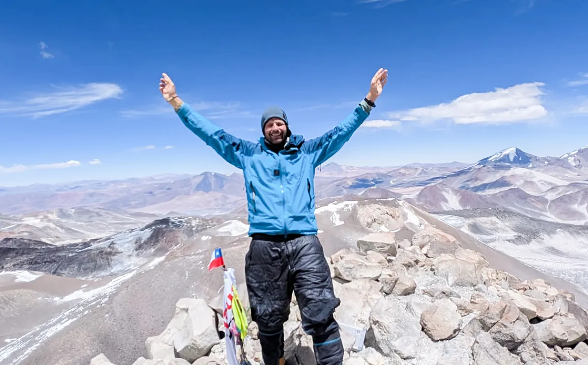 andreas-aschaber-auf-dem-gipfel-des-nevado-ojos-del-saladocandreas-aschaber