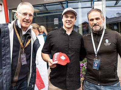 Gondelübergabe Hahnenkammsieger James Crawford