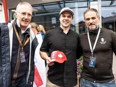 Gondelübergabe Hahnenkammsieger James Crawford