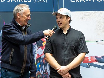 Gondelübergabe Hahnenkammsieger James Crawford