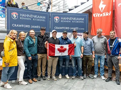 Gondelübergabe Hahnenkammsieger James Crawford