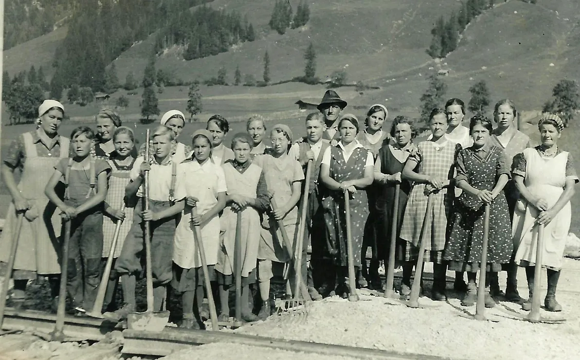 graspflueckerinnen-30x24