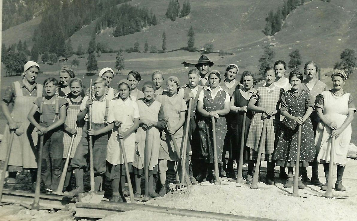 graspflueckerinnen-30x24