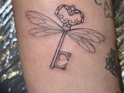 tattoo-felicity-desideria-neurei-ter-black-mink-tattoo-worgl-1