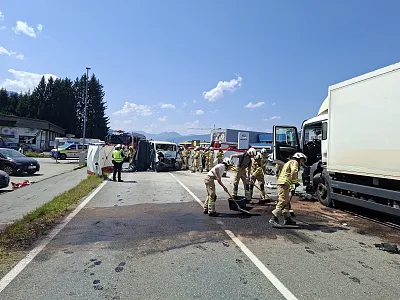 Vekehrsunfall Loferer Bundesstraße Kirchdorf_FFStJohann