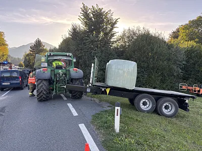 Verkehrsunfall Gundhabing Traktor Feuerwehr Kitzbühel