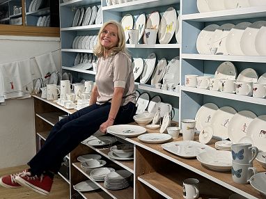 Barbara Schmidt in der Werkstatt