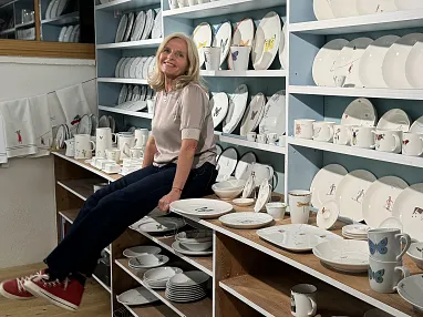 Barbara Schmidt in der Werkstatt