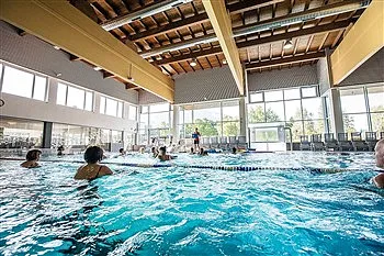 Schwimmbad_3sp_Aktuell