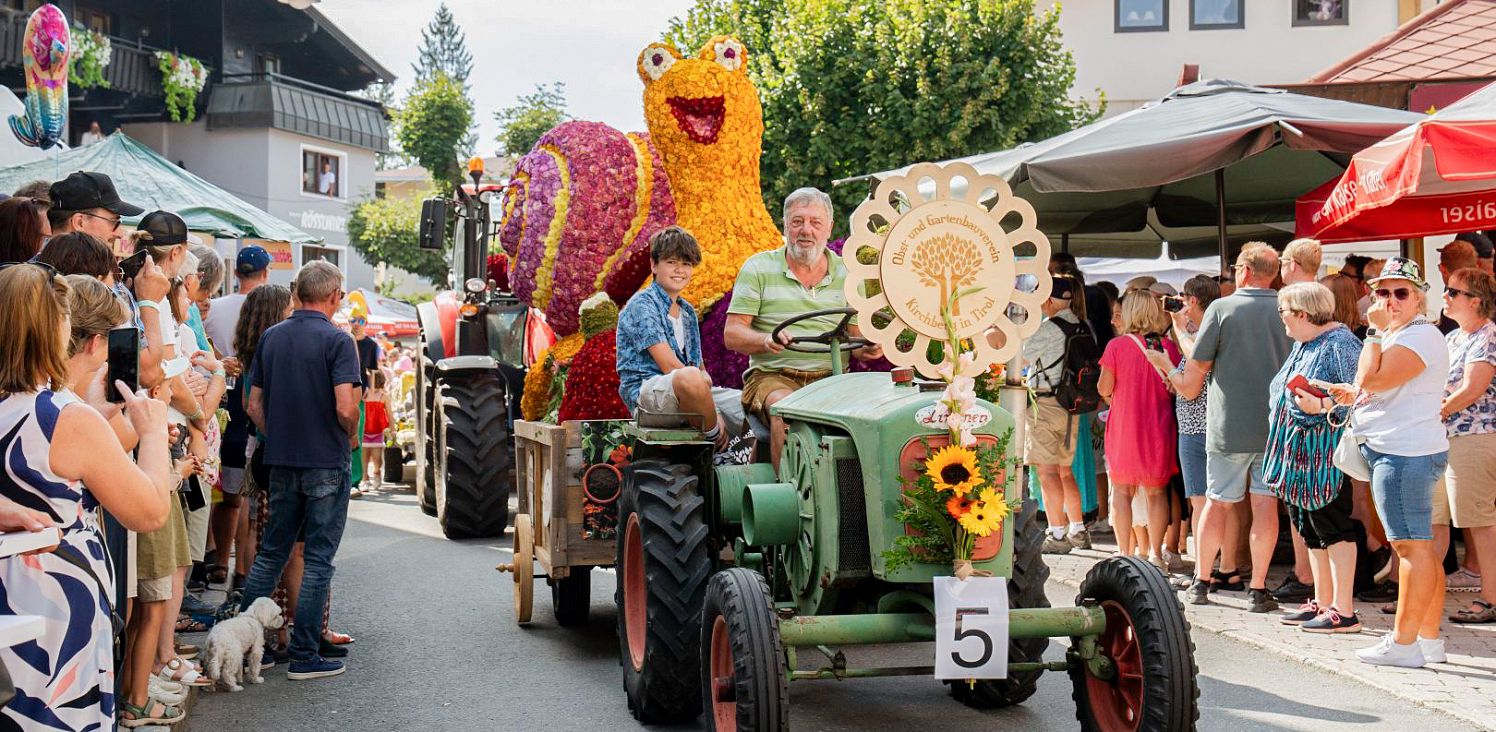 a_blumencorso-2025-c-tvb-kitzbueheler-alpen-brixental-fotograf-stefan-ringler-8