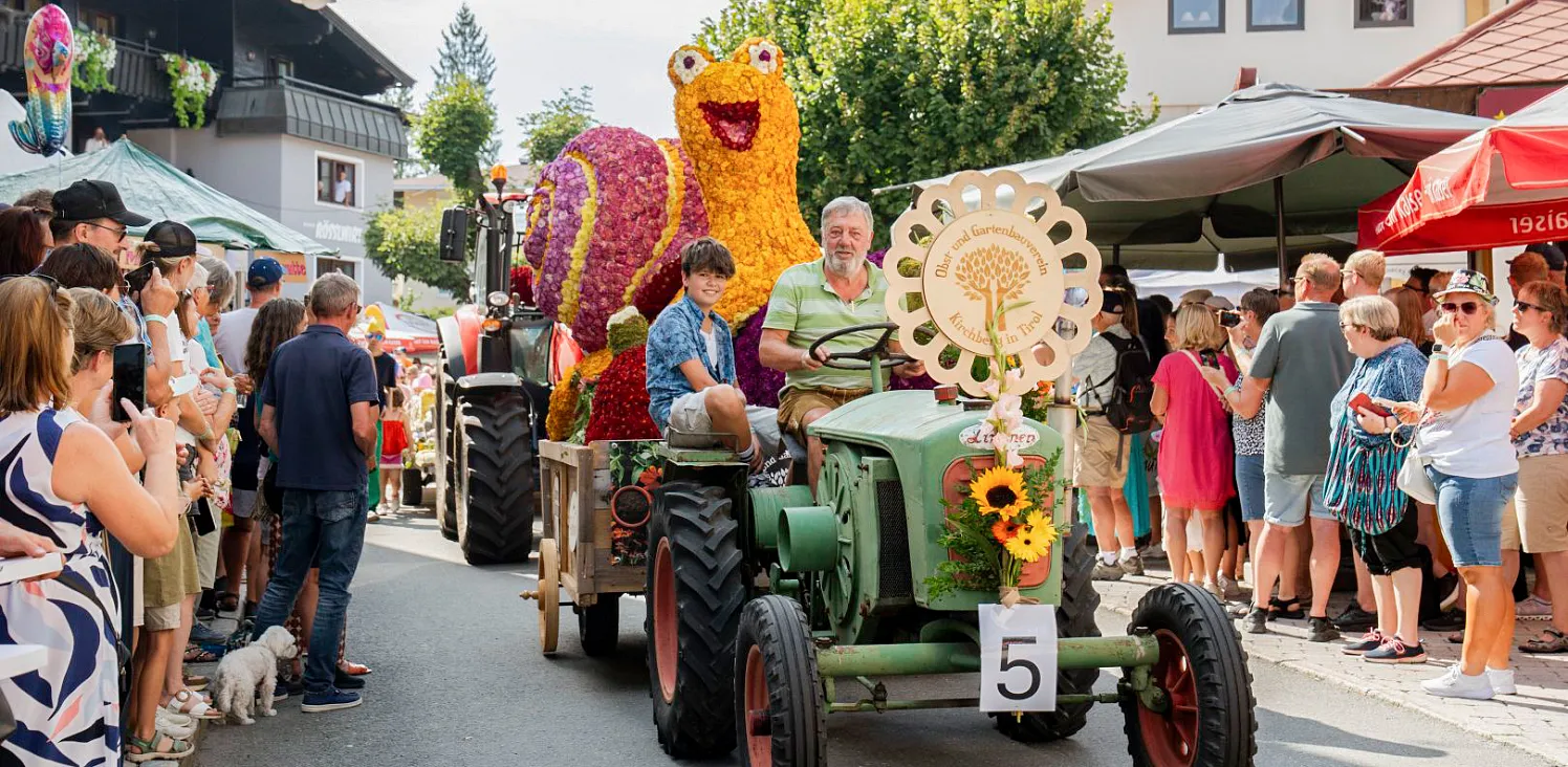 a_blumencorso-2025-c-tvb-kitzbueheler-alpen-brixental-fotograf-stefan-ringler-8