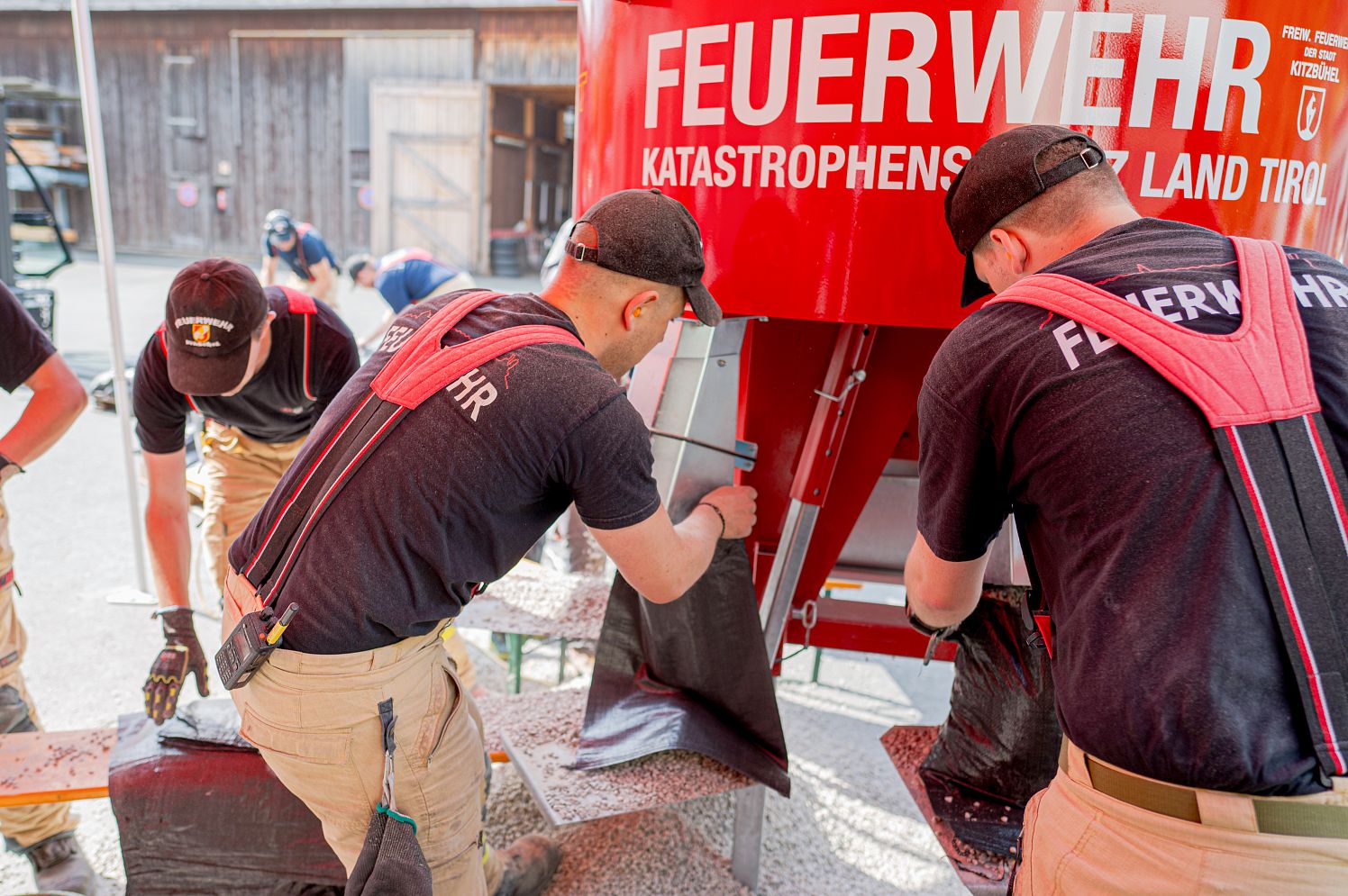 a_ffk_sandsackfuellmaschine_25_2025_FFKitzbühel
