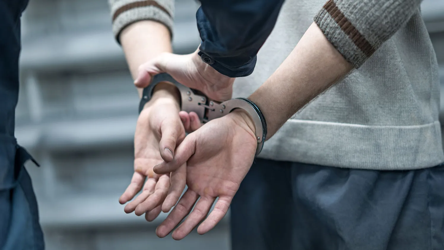 a_Handschellen_16_2025_stock.adobe