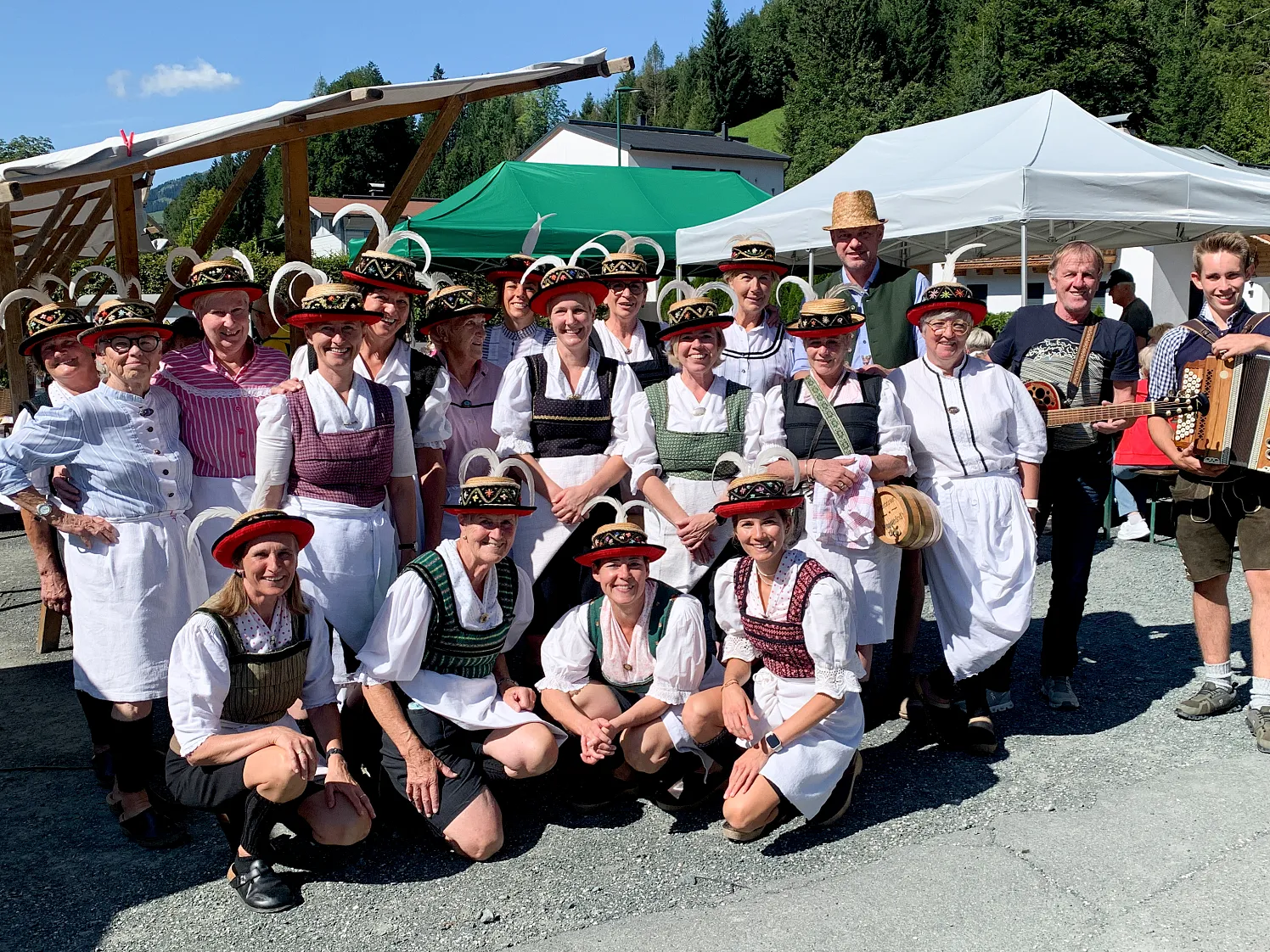 a_Holzschuhdirndln_37_2025_Sandra Neumayer