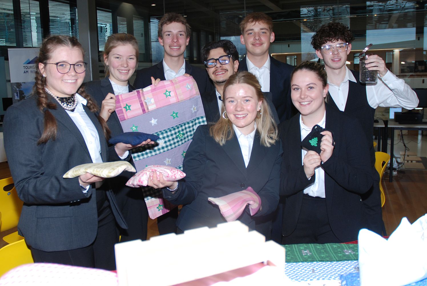 a_junior_company3_49_2025_fusser