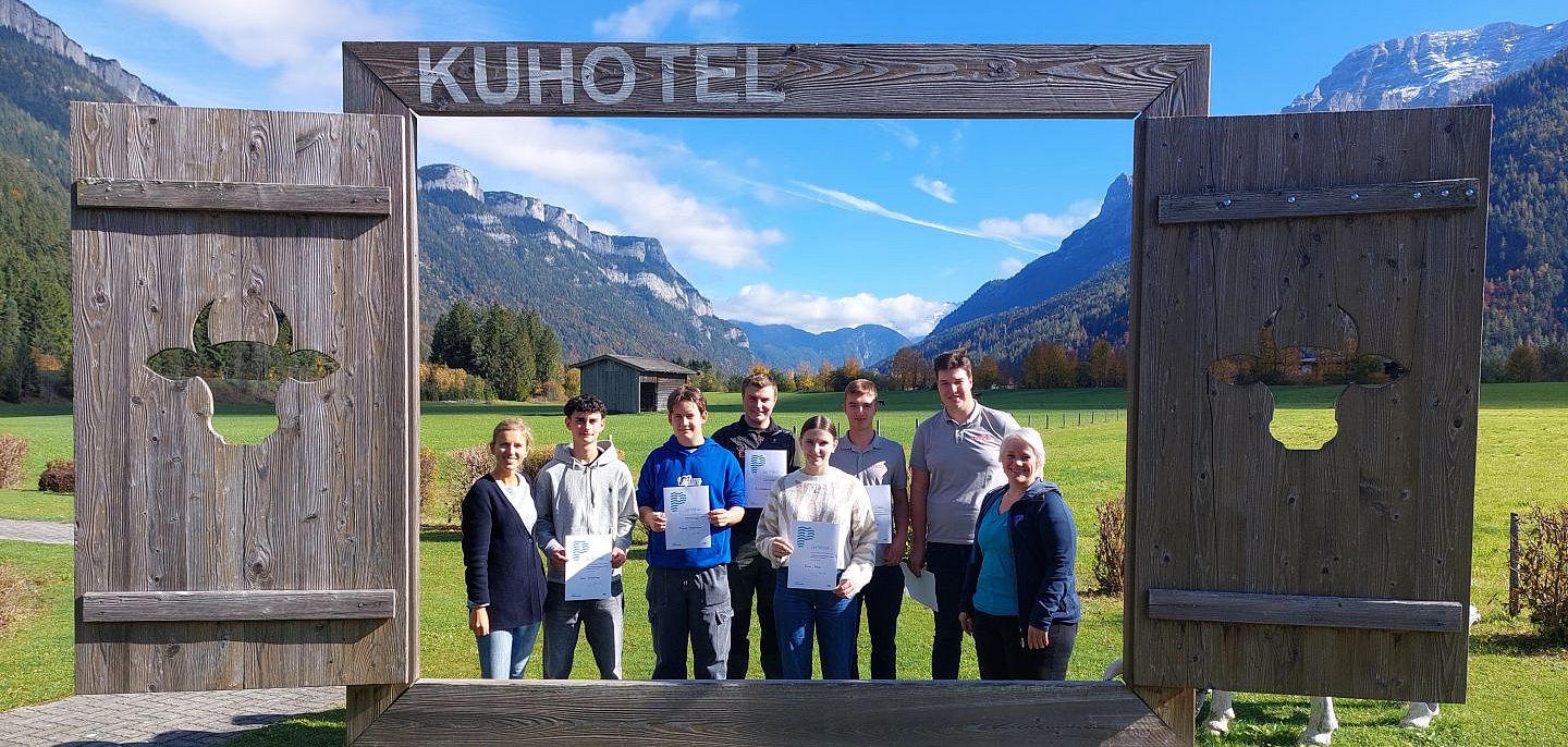 a_lehrlinge_waidring_44_2025_TVB_Pillerseetal