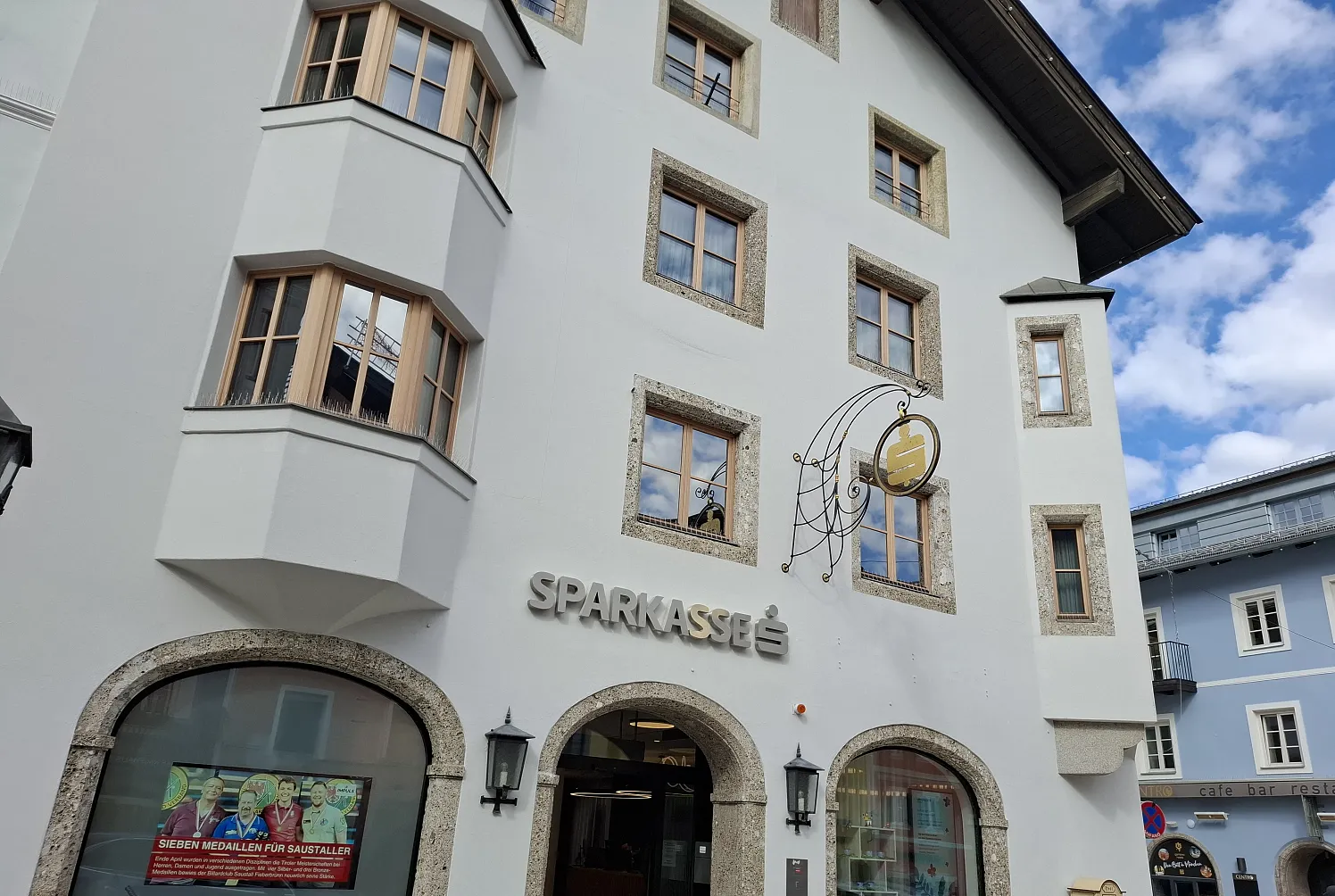 a_Sparkasse-20_2025-fusser