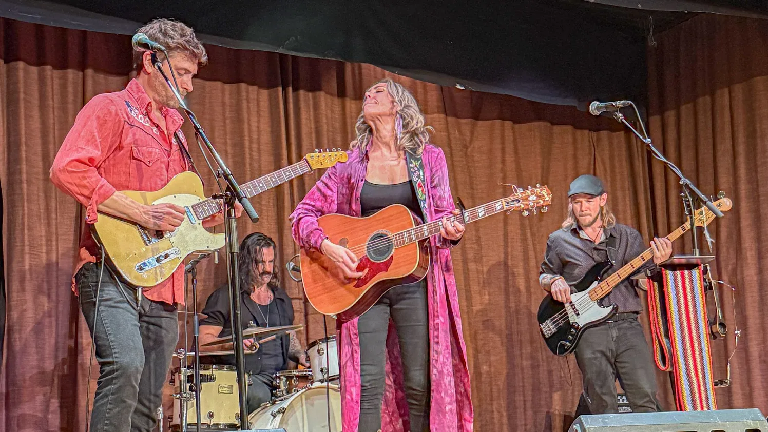 Amanda Rheaume und ihre Band aus Kanada