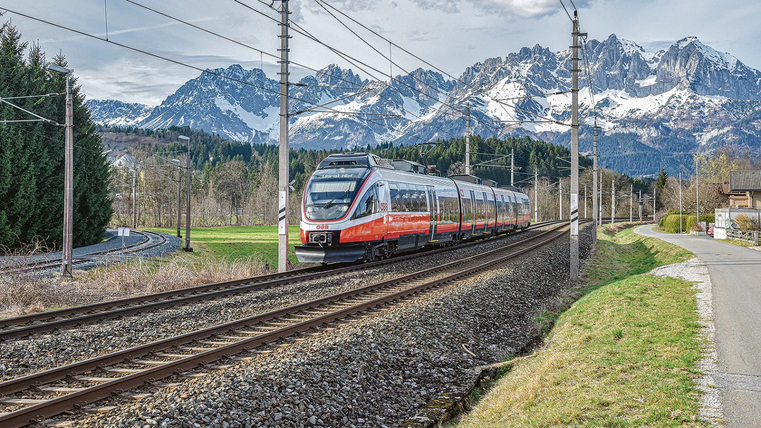Cityjet vor dem Wilden Kaiser_ÖBB_FlorianPirnbacher
