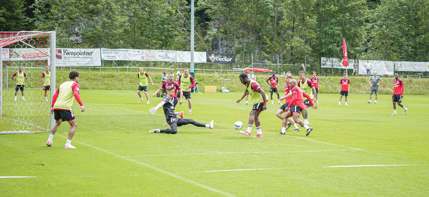 FC Royal Antwerpen in Waidring