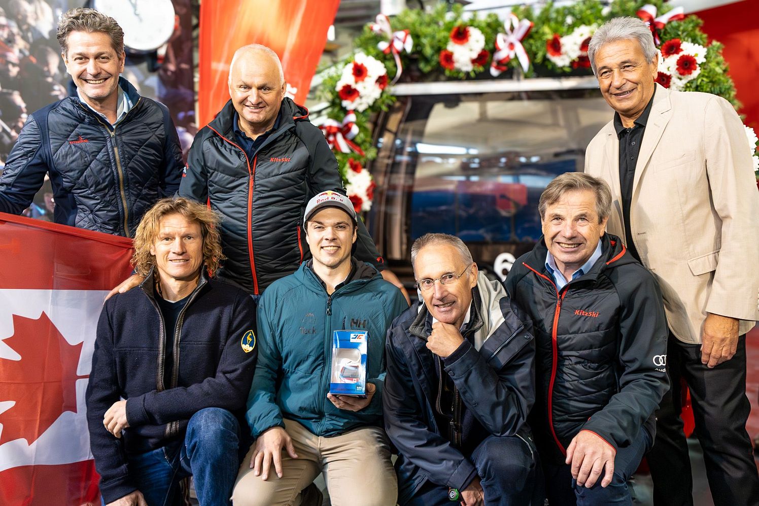 Gondelübergabe Hahnenkammsieger James Crawford