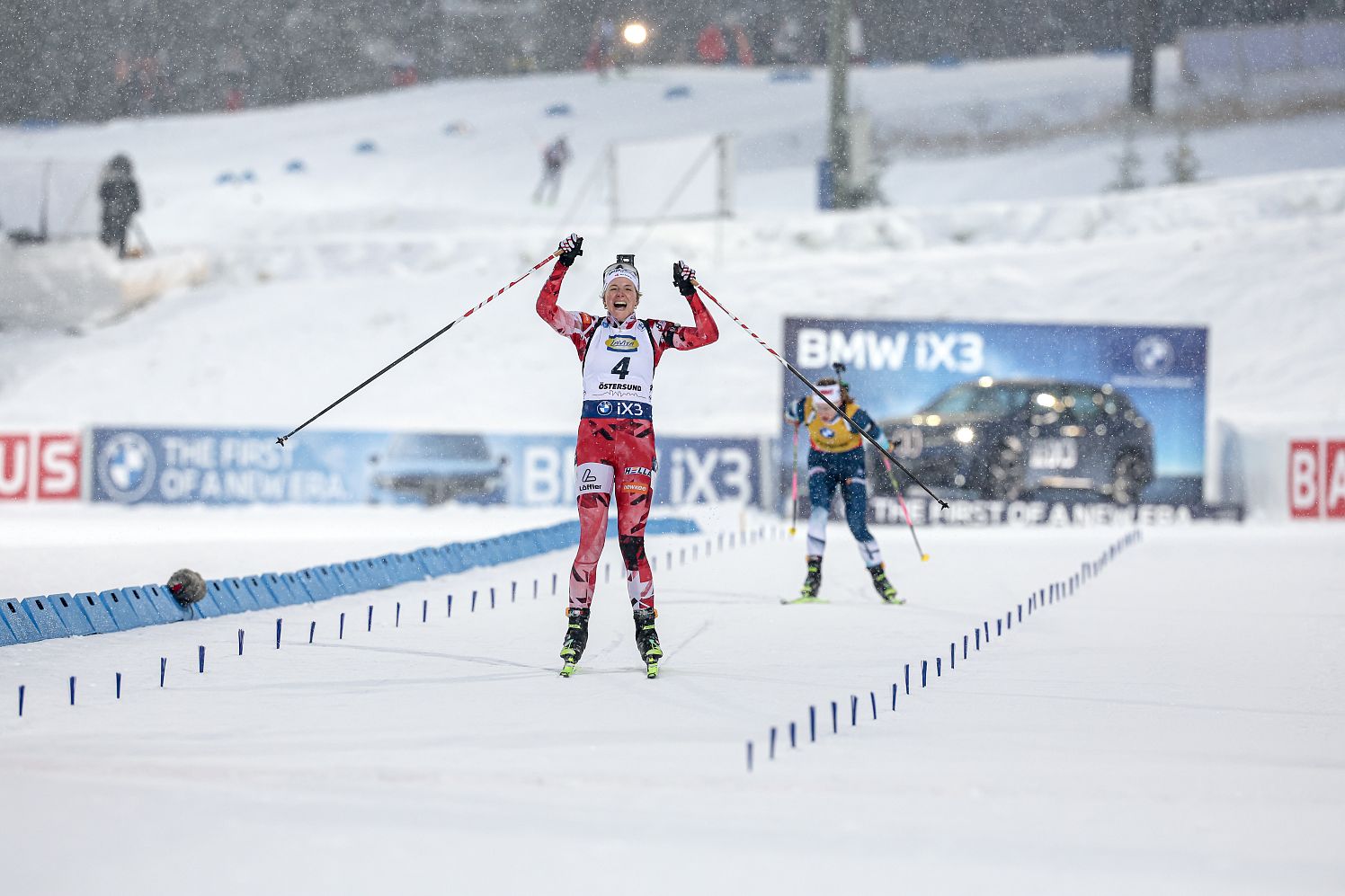 Großer Jubel bei Lisa Hauser - Weltcupsieg in Östersund. Foto Nordic Focus