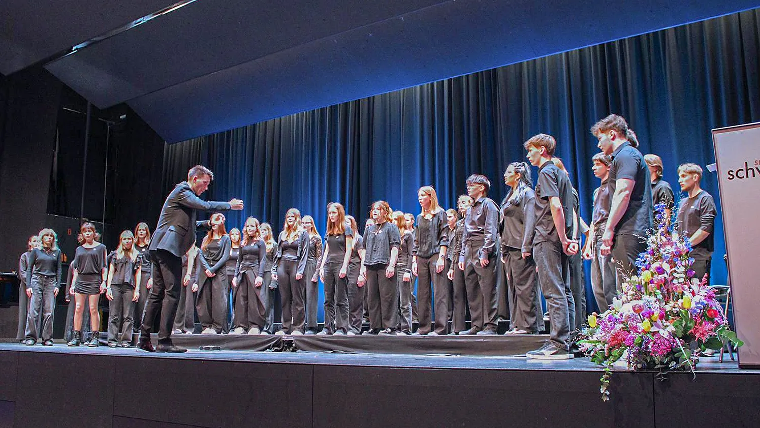 Gymnasium Landesjugendsingen Schulchor Chorios unter der Leitung von Daniel Neuschmid