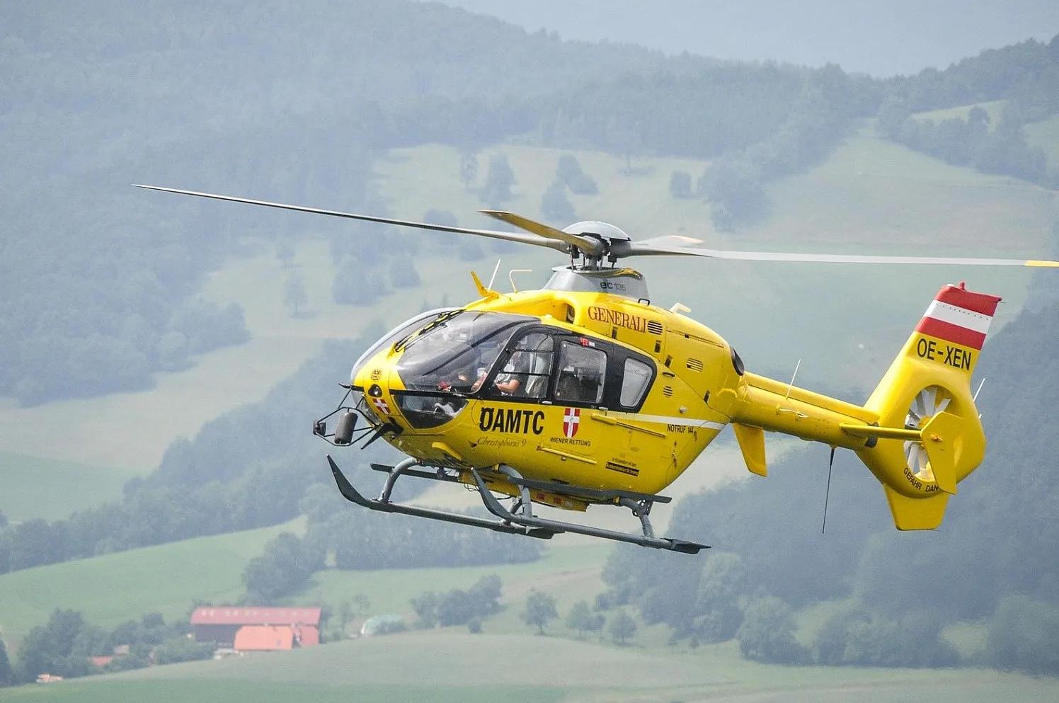 helicopter-273269_1920