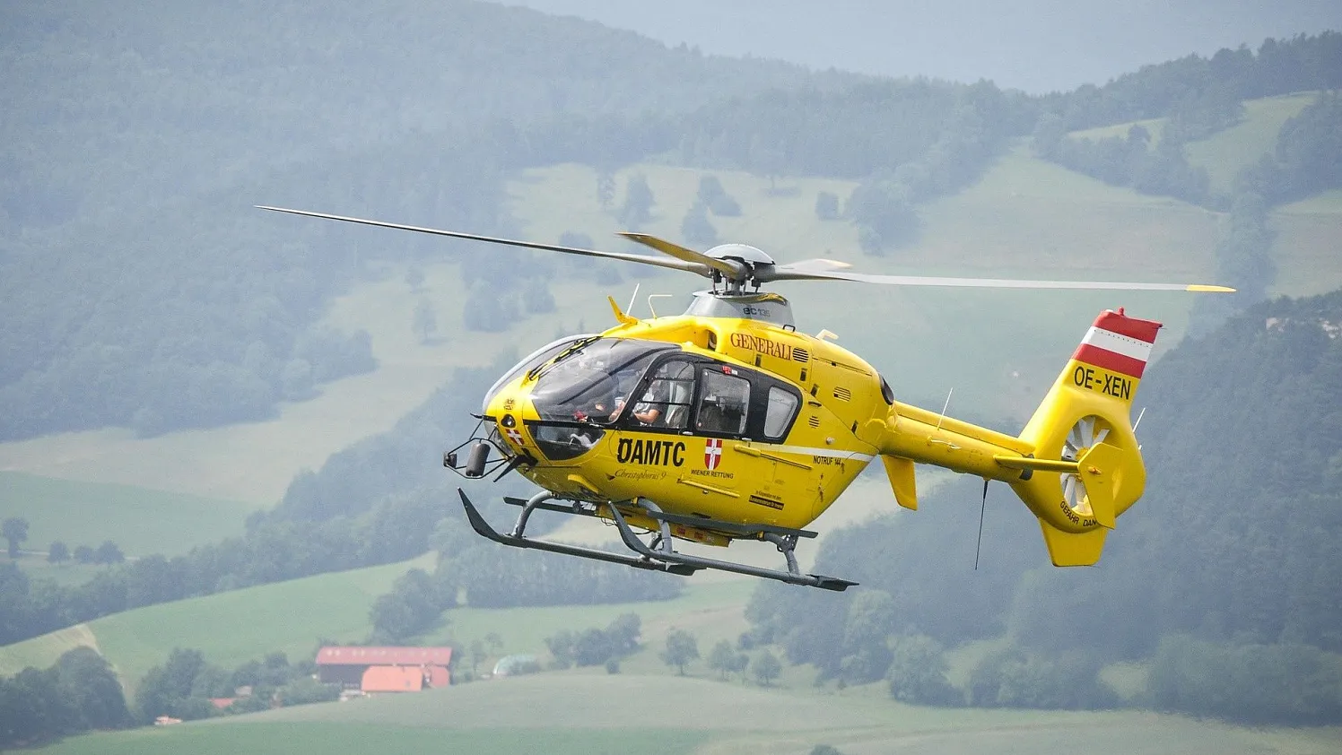 helicopter-273269_1920