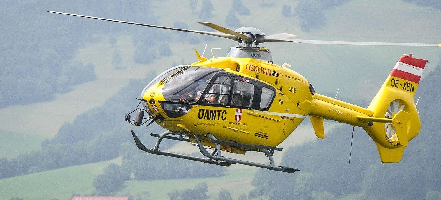 helicopter-273269_1920