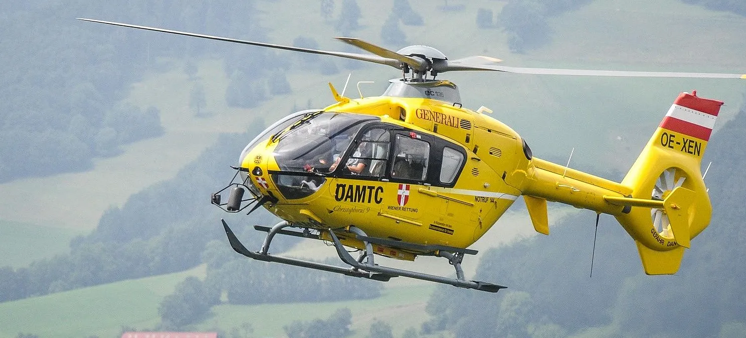 helicopter-273269_1920