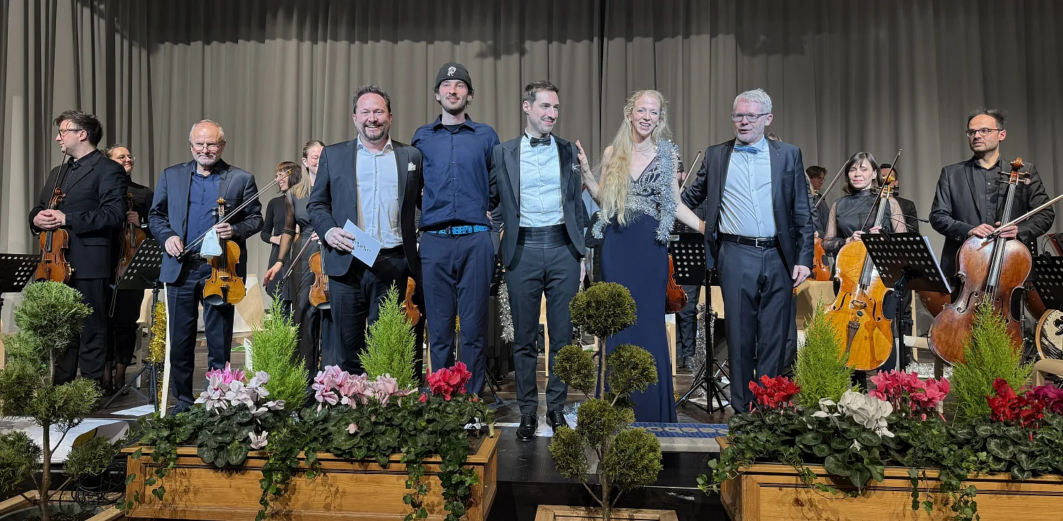 Konzertmeister Janusz Nykiel_Moderator Martin Papst_Beatboxer Paul Pichler_Tenor Martin Lechleitner_Sopran Martina Fender_Dirigent Gerhard Sammer
