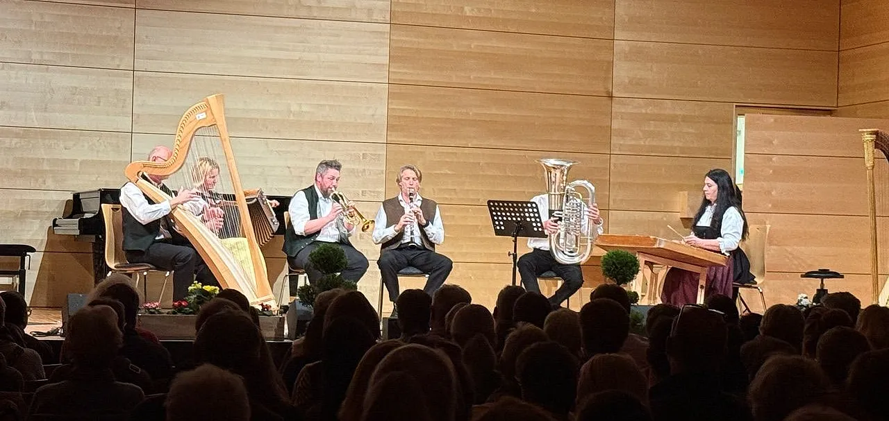 Lehrerkonzert_Auffi auf d'Hech mit Stefan Brandstätter_Christina Neumayr_Robert Mayr_Peter Gasteiger_Martin Voithofer_Daniela Schablitzky_Bianca Riegel