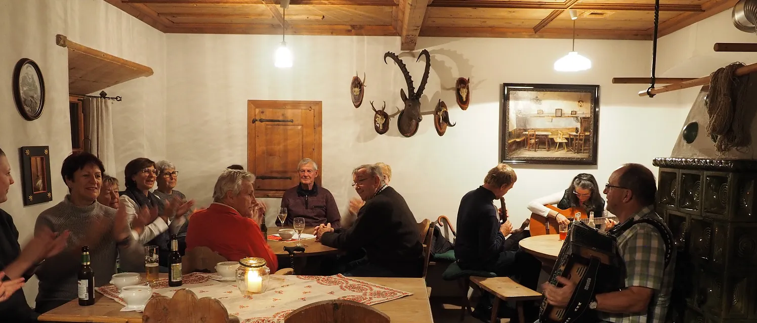 LNM 9 _41_2025_Standl.webp