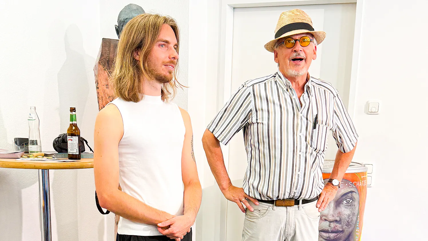 Max Aquila und Wolfgang Schwaiger bei der Eröffnung in der Galerie im Zentrum