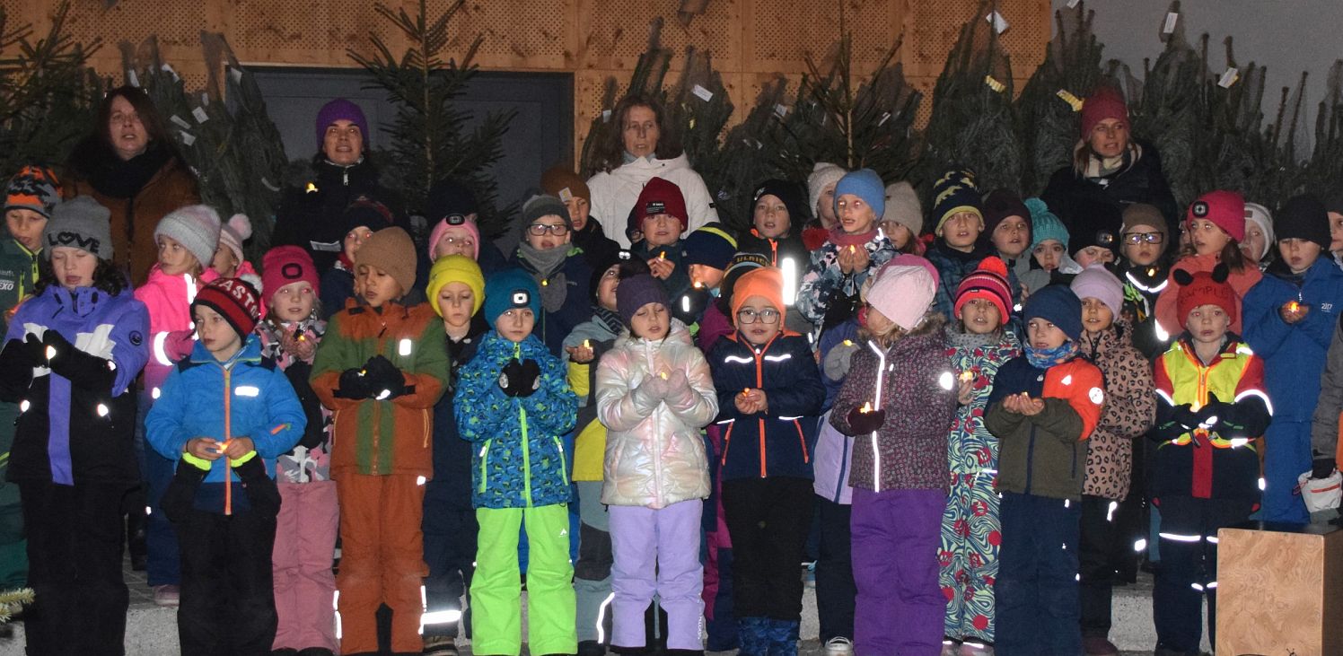 Nuaracher Dorfadvent_01_2026_Roswitha Woergoetter.JPG.webp